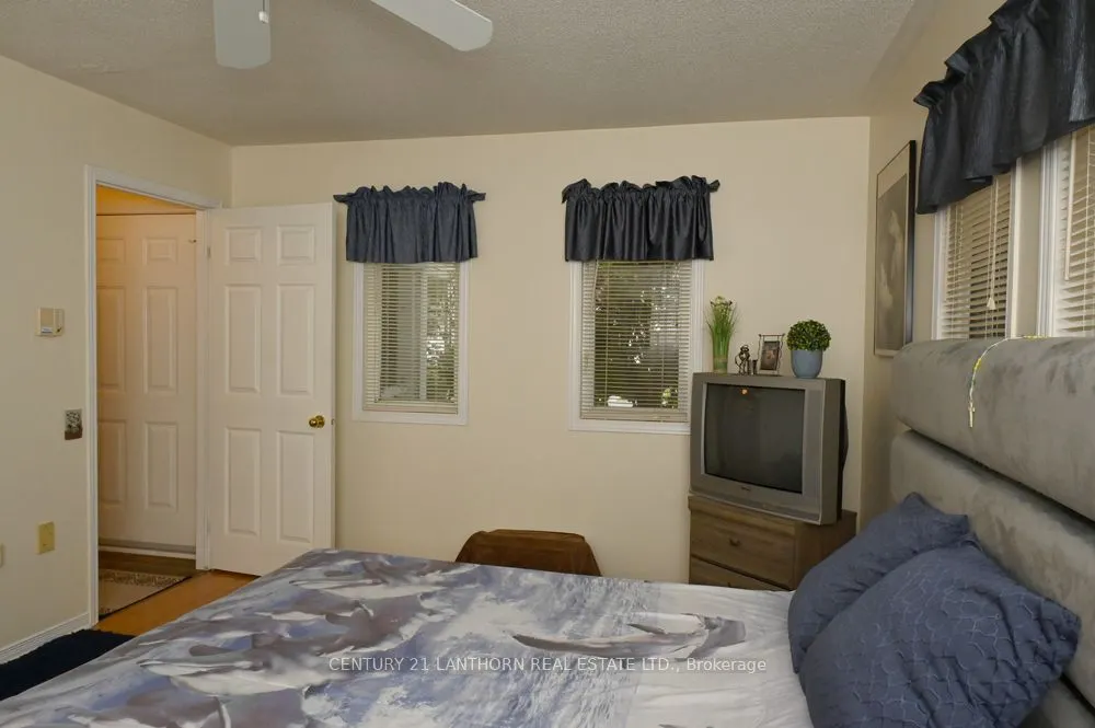 1 Reynolds Place N