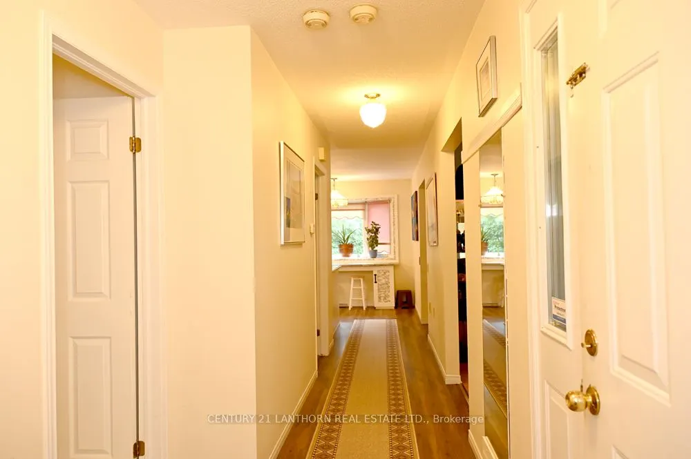 1 Reynolds Place N