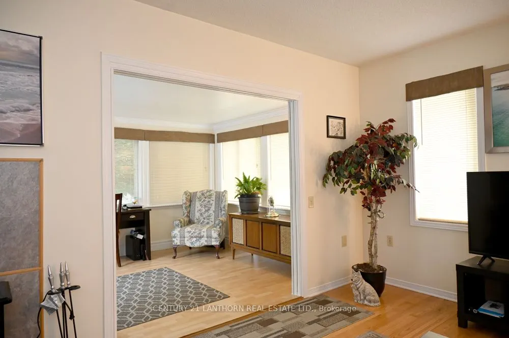 1 Reynolds Place N