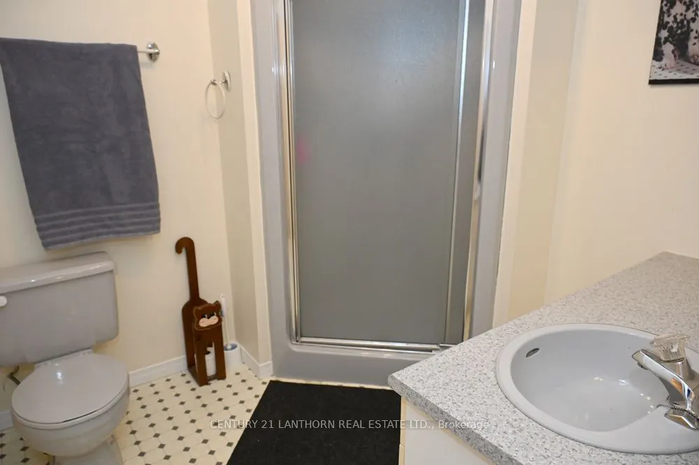 1 Reynolds Place N