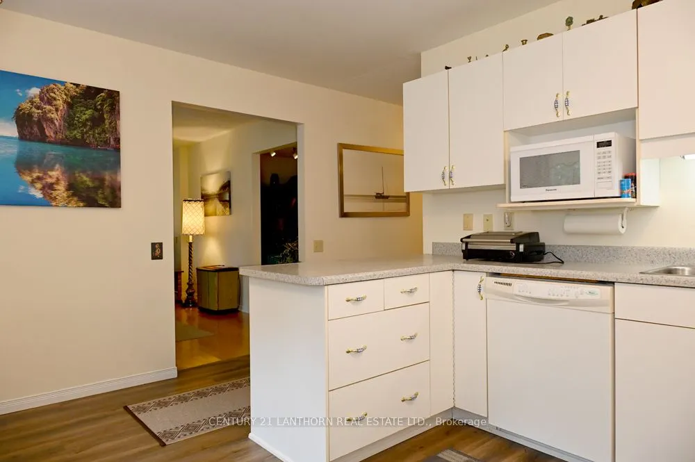 1 Reynolds Place N