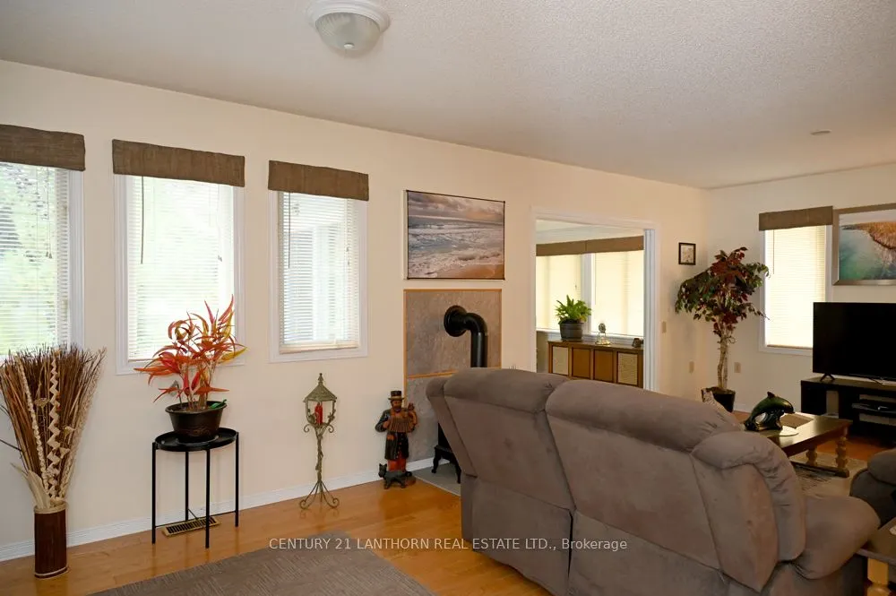 1 Reynolds Place N