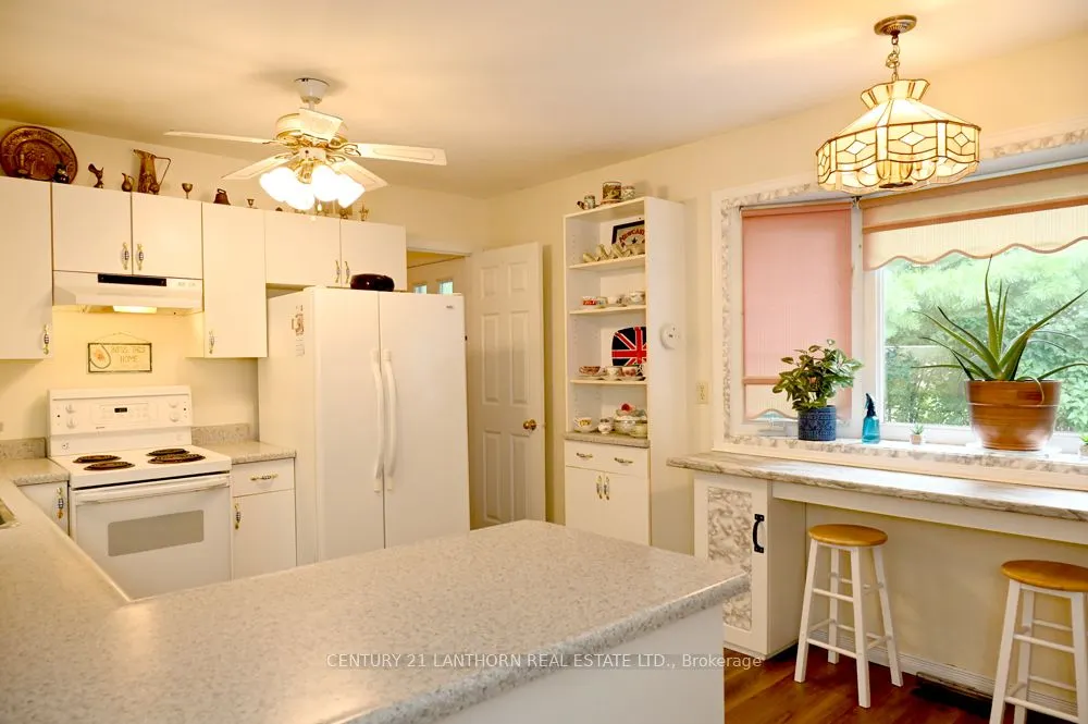 1 Reynolds Place N