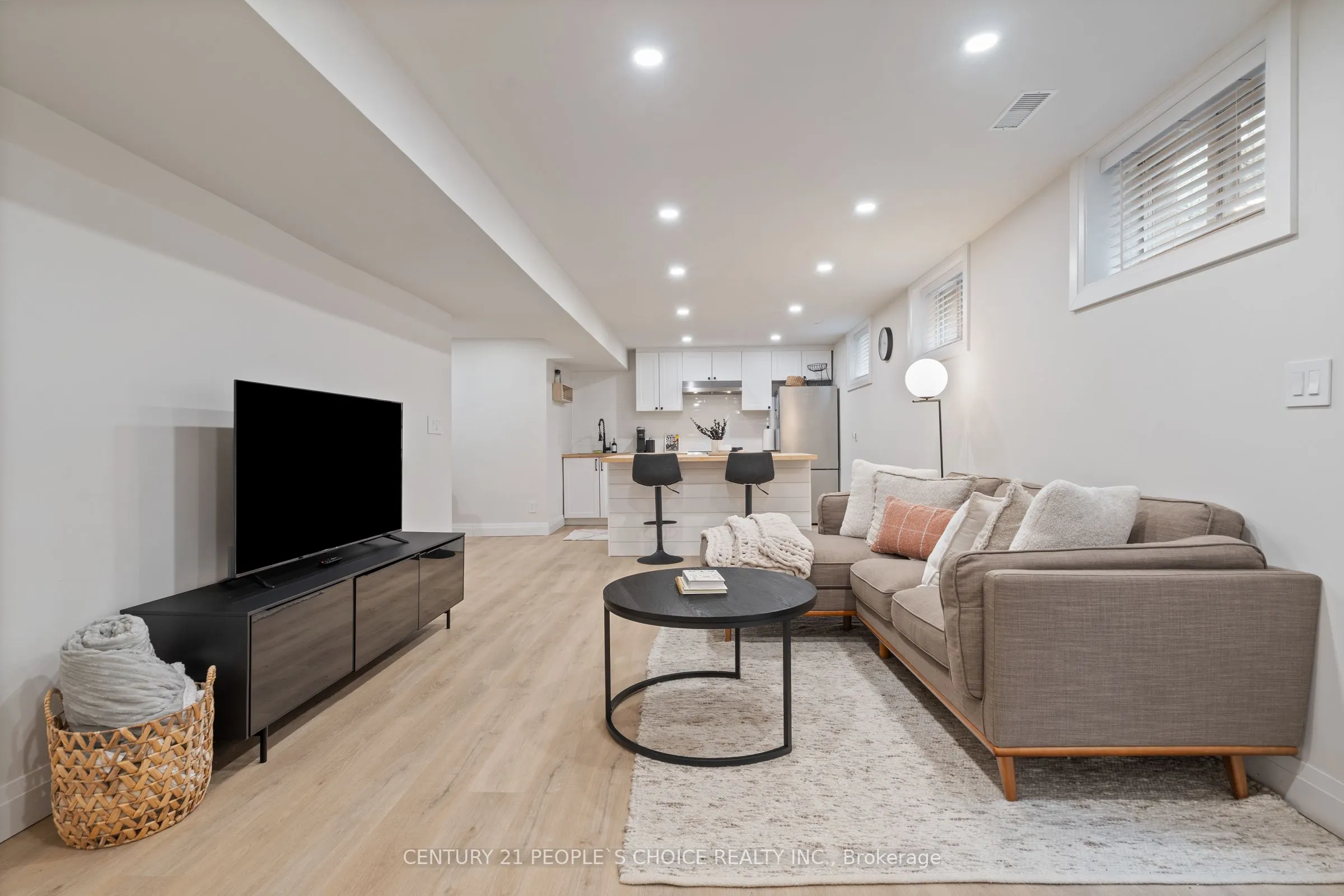 7 Carl Crescent