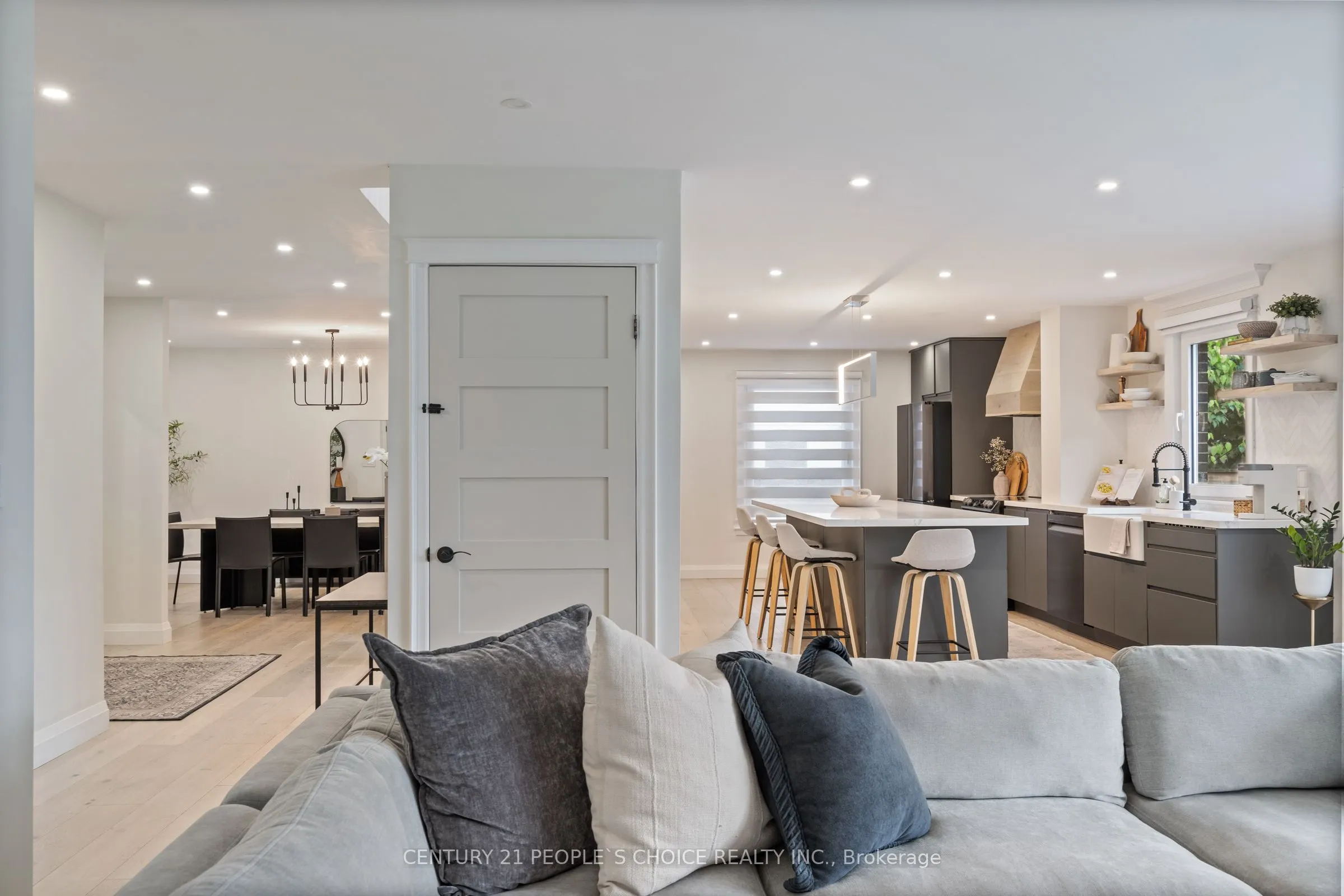 7 Carl Crescent