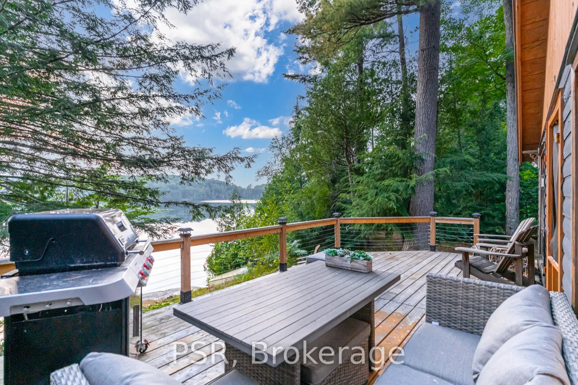 1027 NORTH PINE Drive
