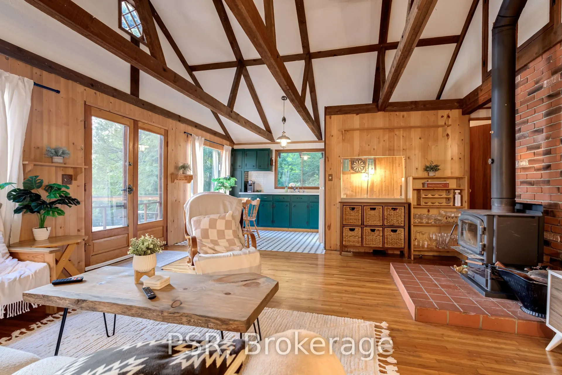 1027 NORTH PINE Drive
