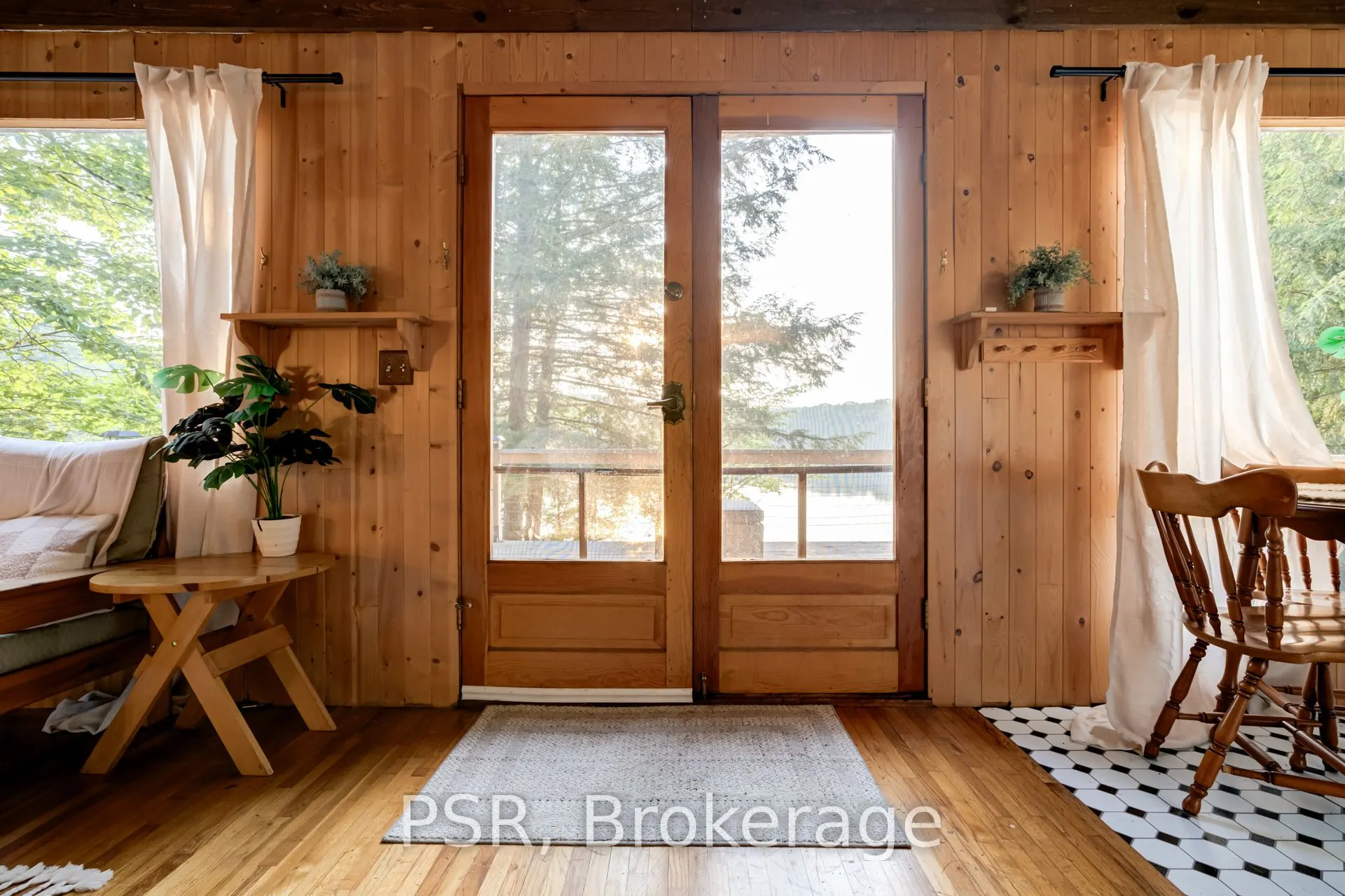 1027 NORTH PINE Drive