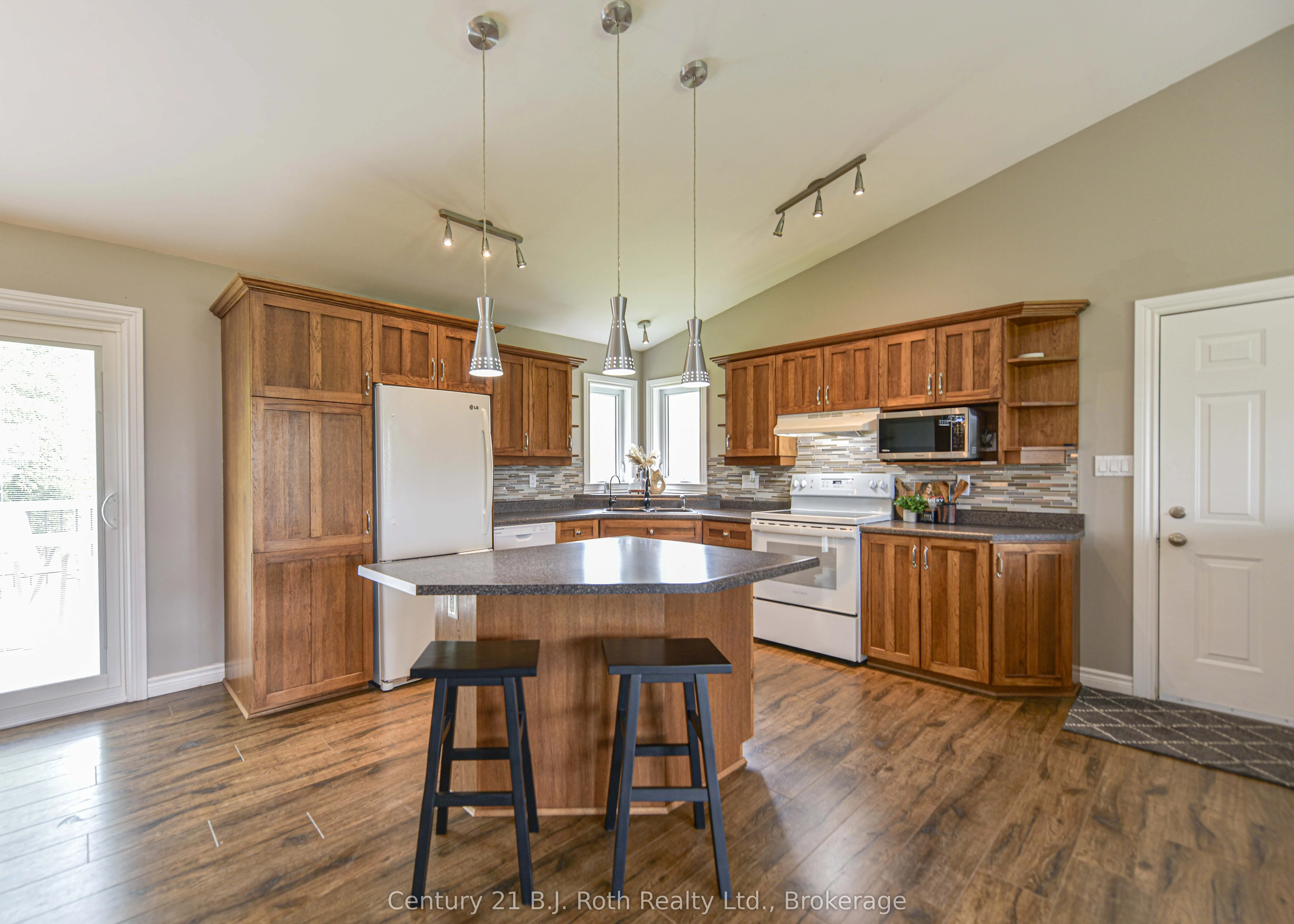 3516 Kirkfield Road