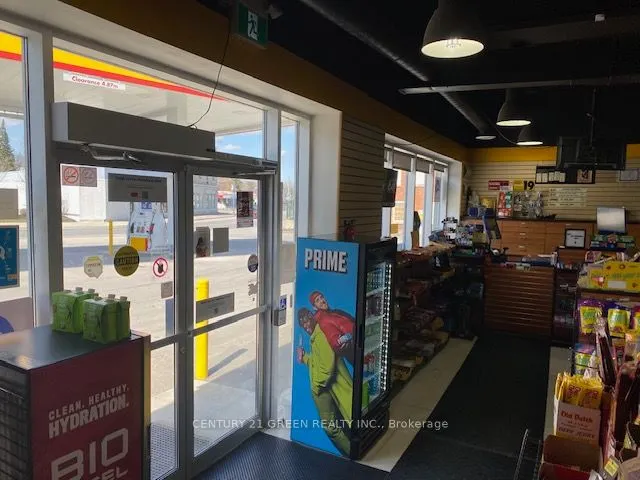80 Dundas Street E