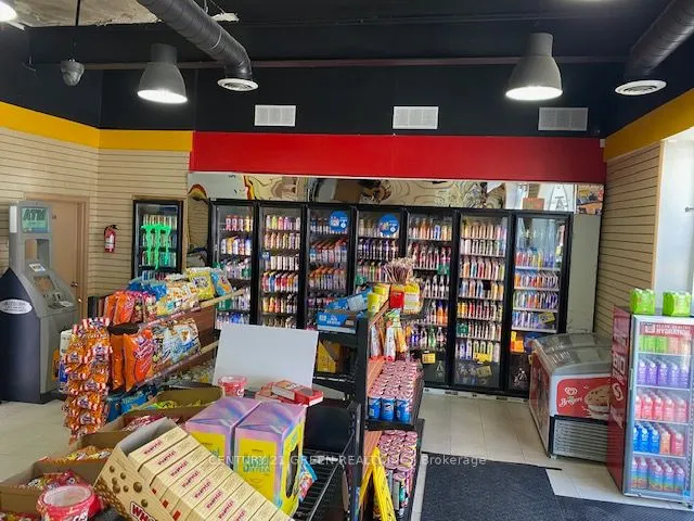80 Dundas Street E