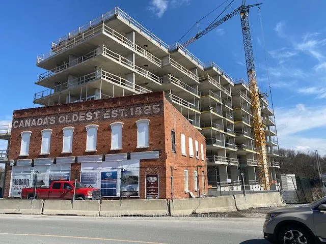 80 Dundas Street E