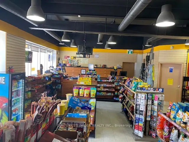 80 Dundas Street E