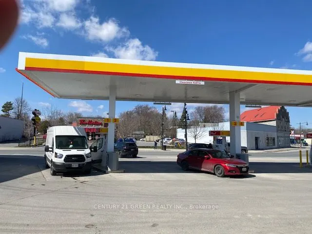 80 Dundas Street E