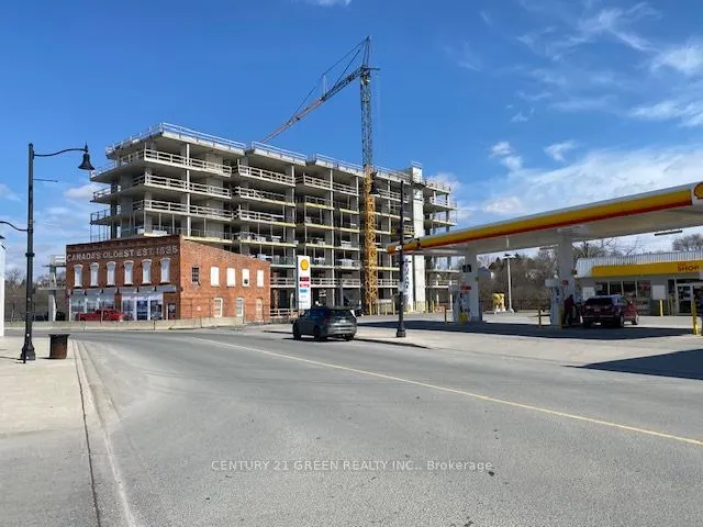 80 Dundas Street E