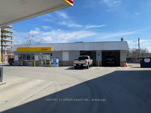 80 Dundas Street E