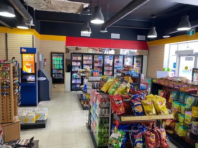 80 Dundas Street E