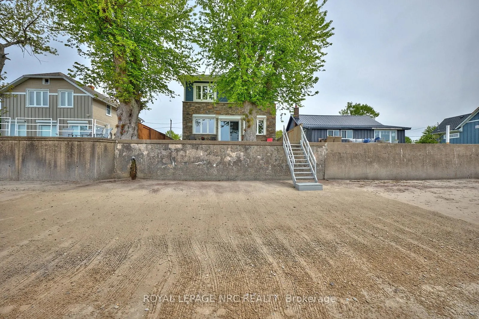 11565 Beach Road E