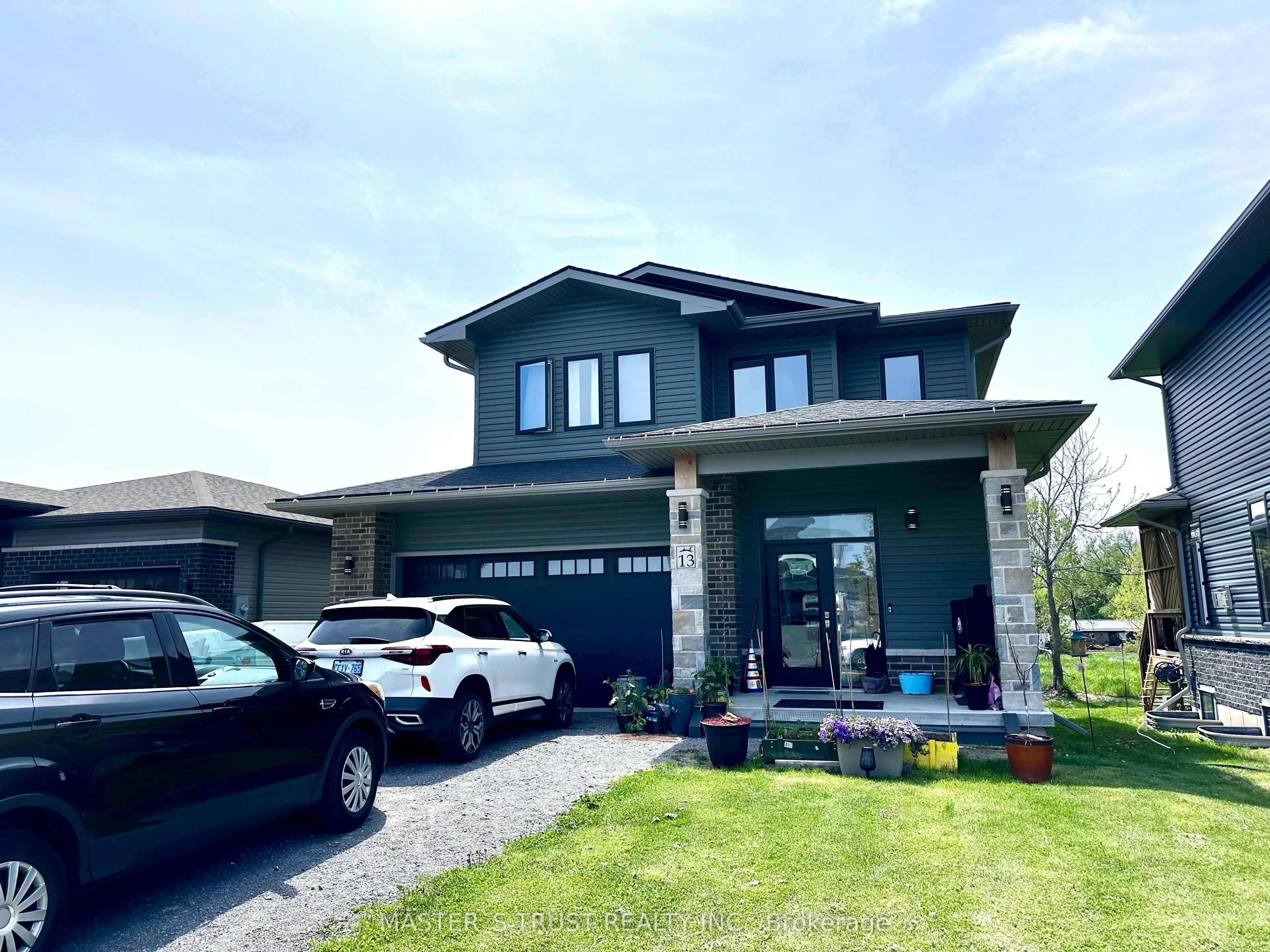 13 Lillys Court