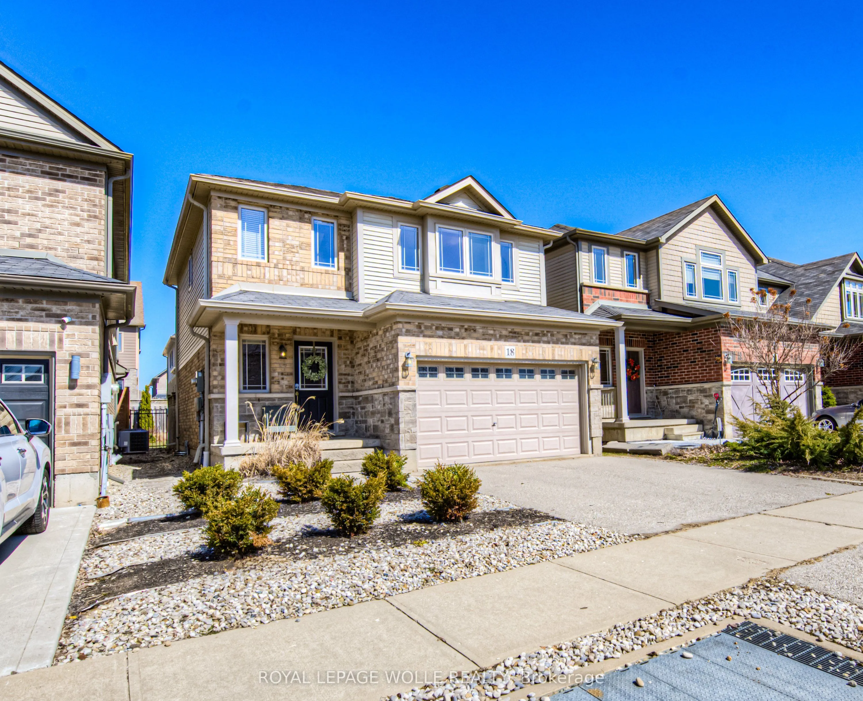18 Creek Ridge Street