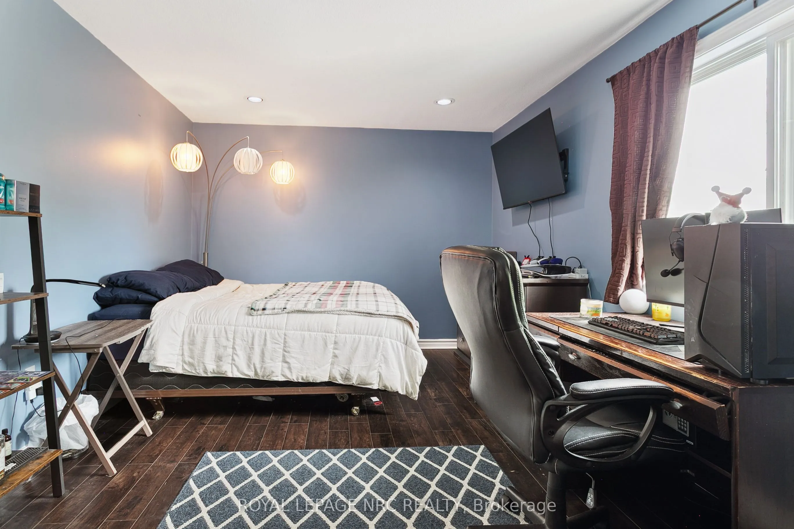 5240 Marcel Crescent