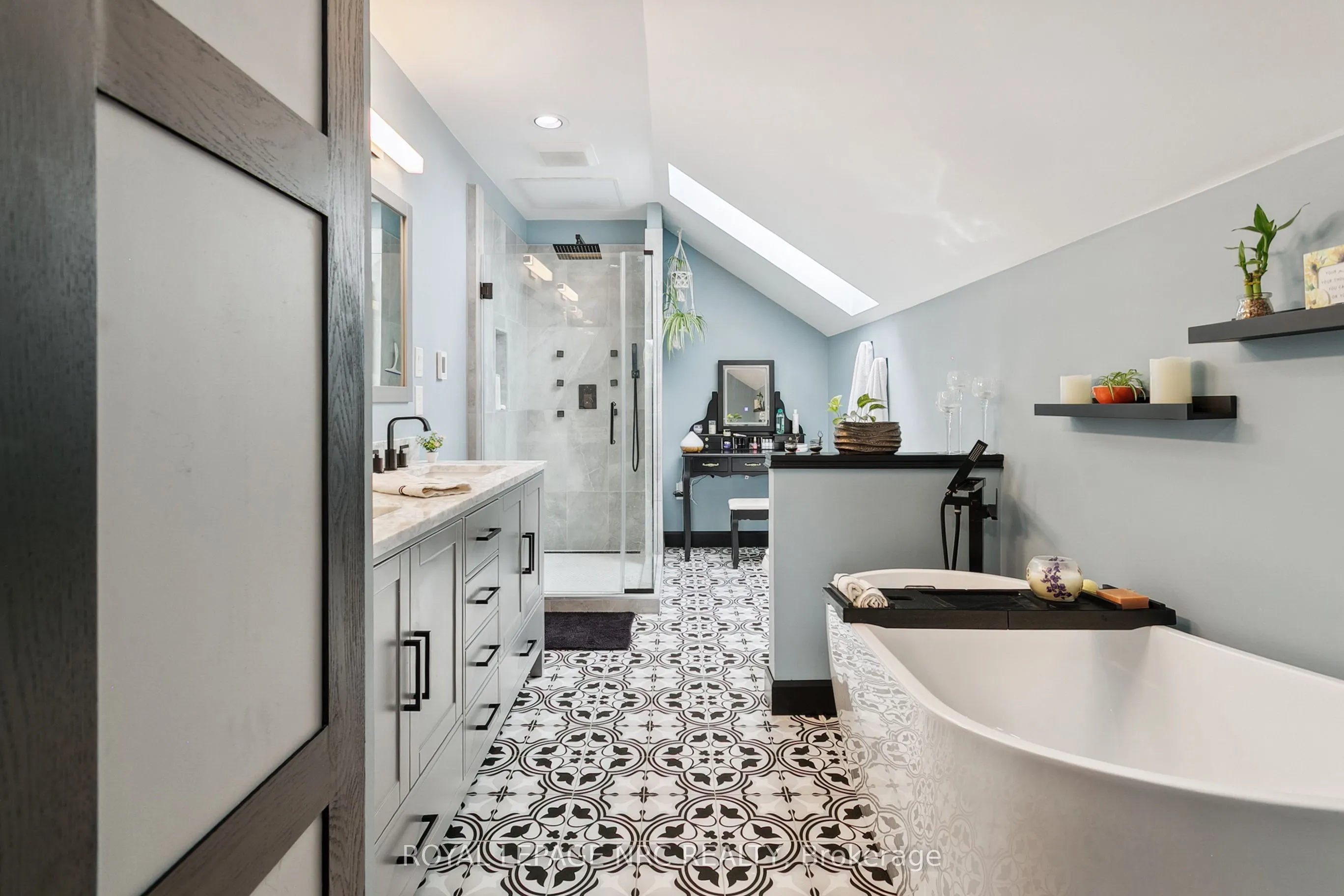 5240 Marcel Crescent