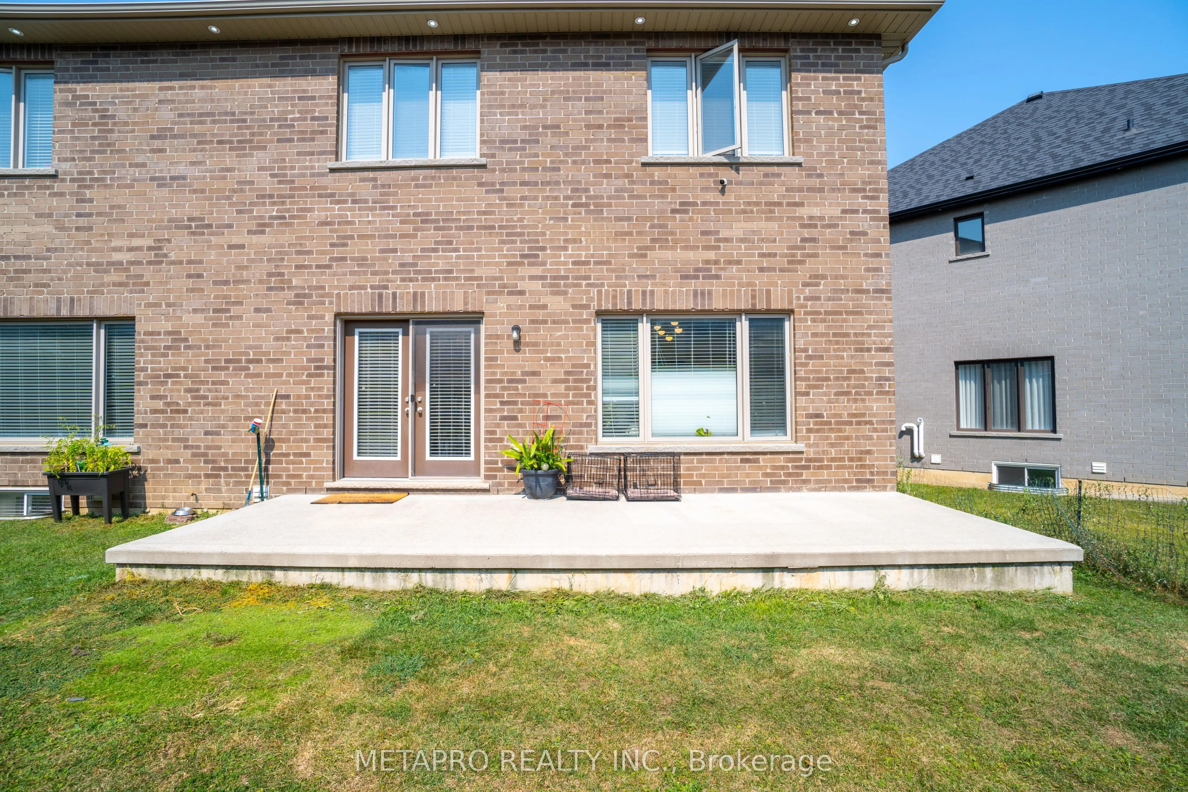 43 Riesling Court