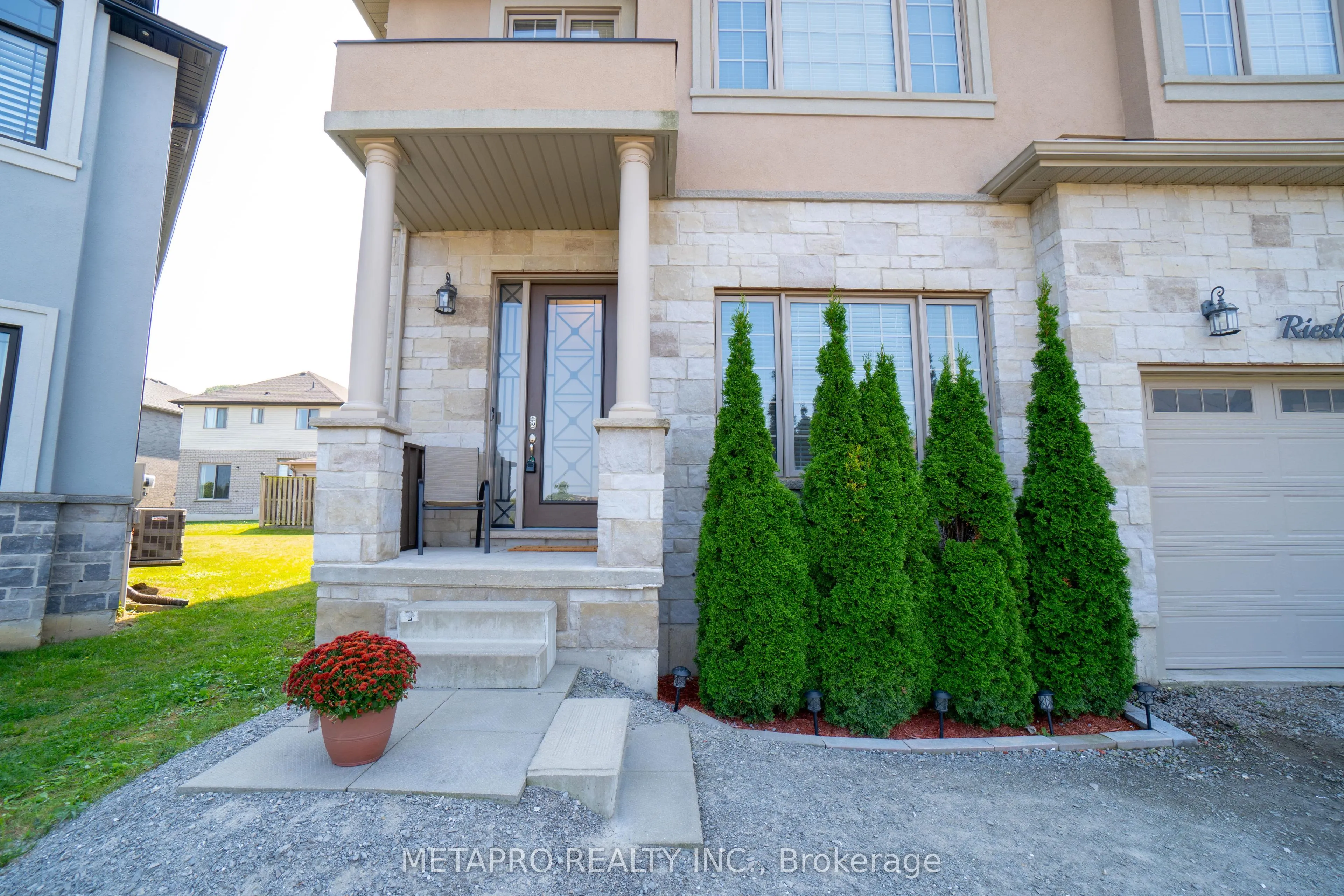 43 Riesling Court