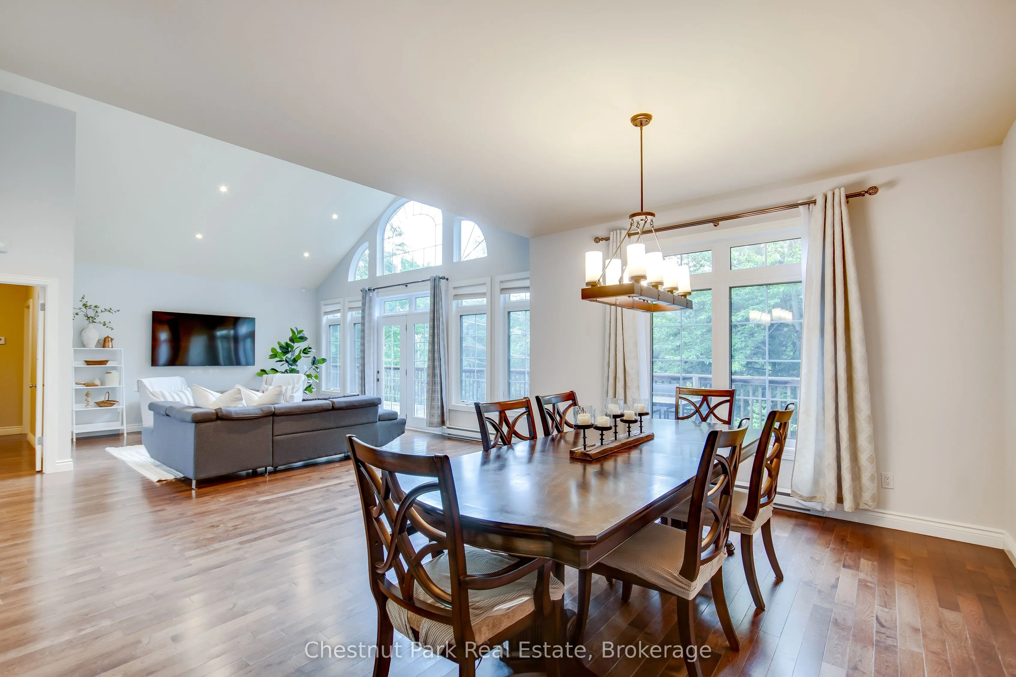 132 WOODLAND Drive
