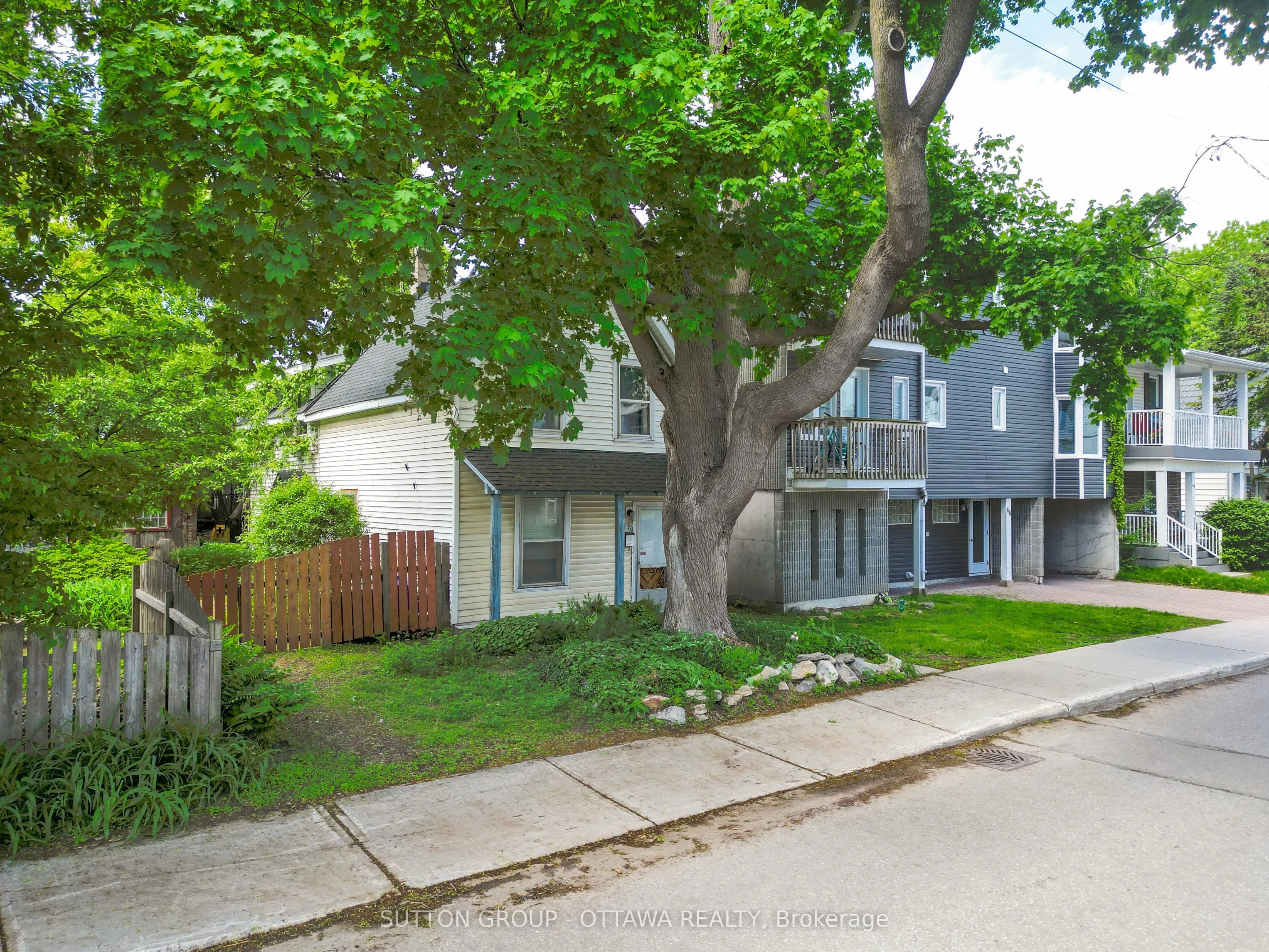 70 Pinhey Street S