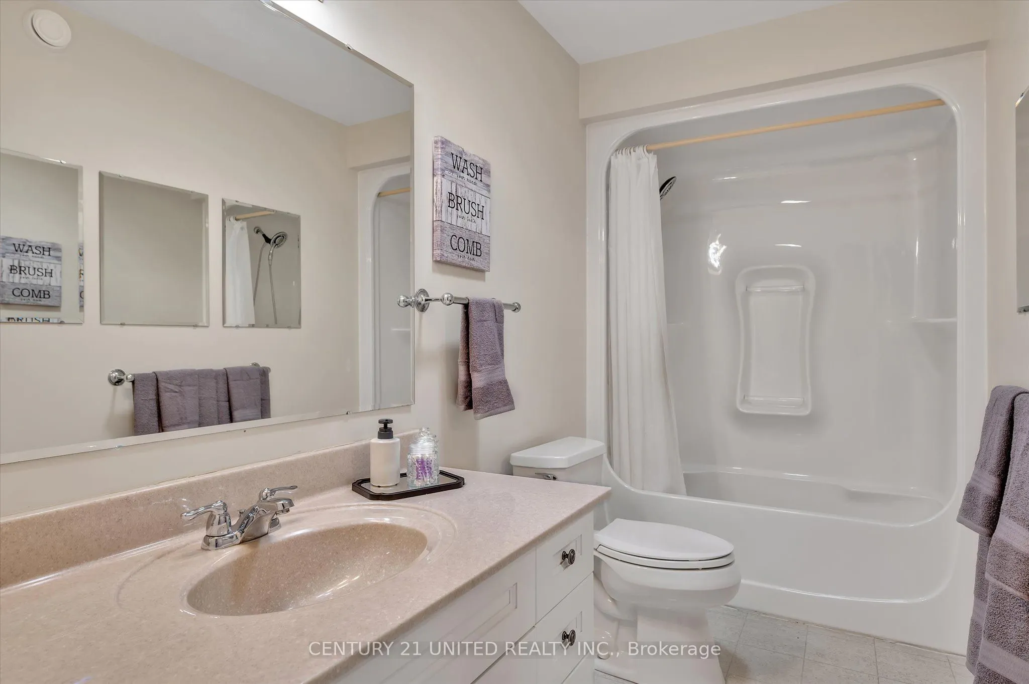 1329 White Crescent