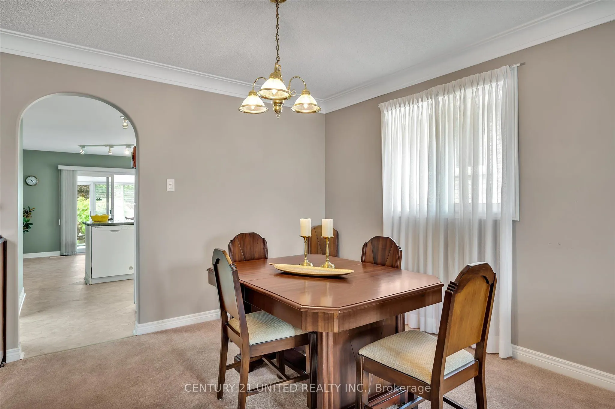1329 White Crescent