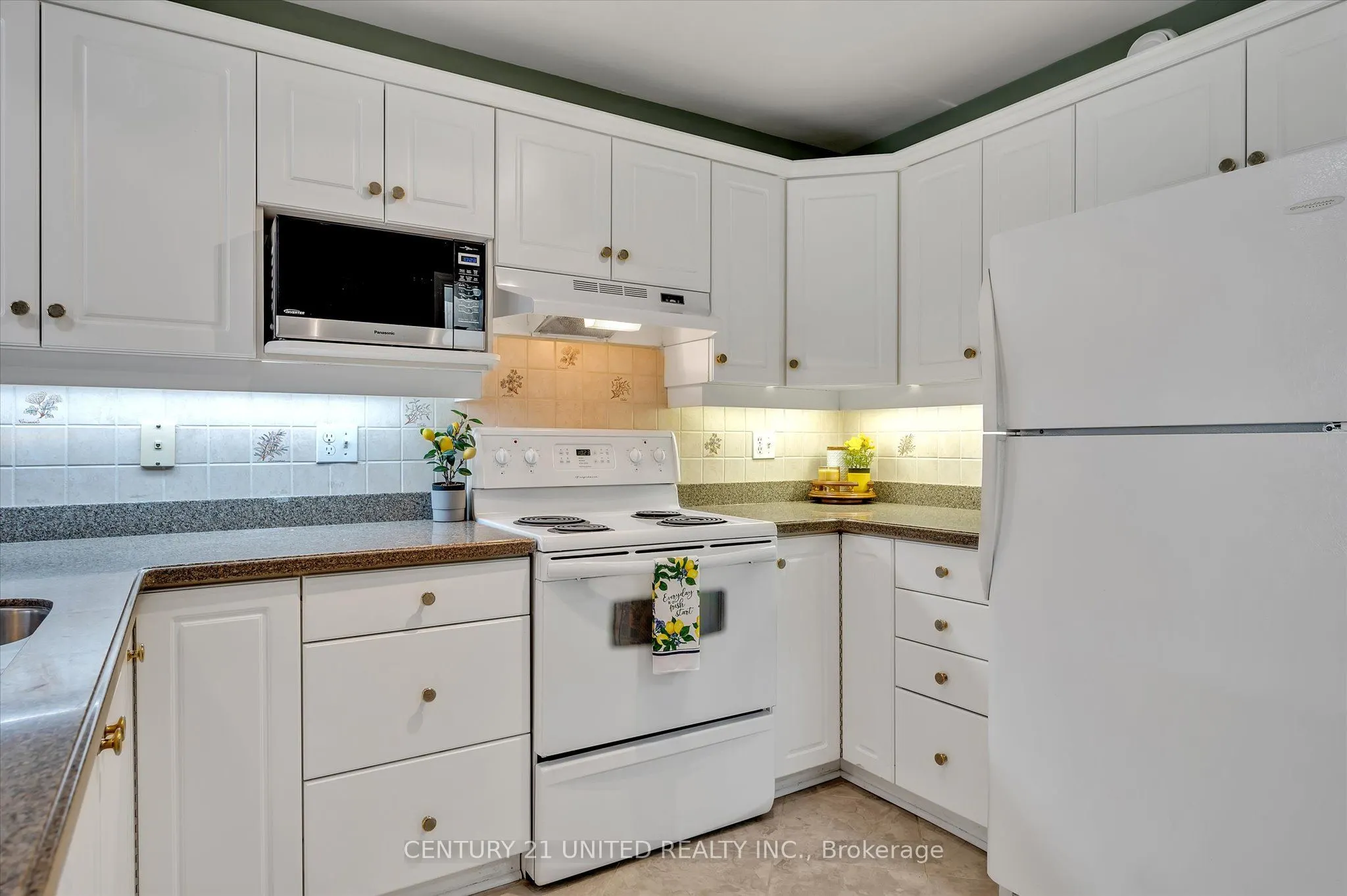 1329 White Crescent