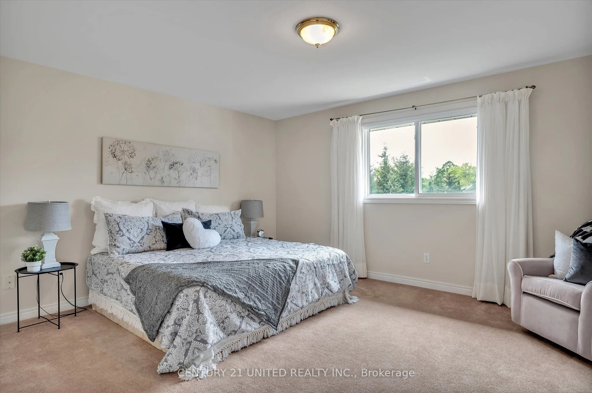 1329 White Crescent