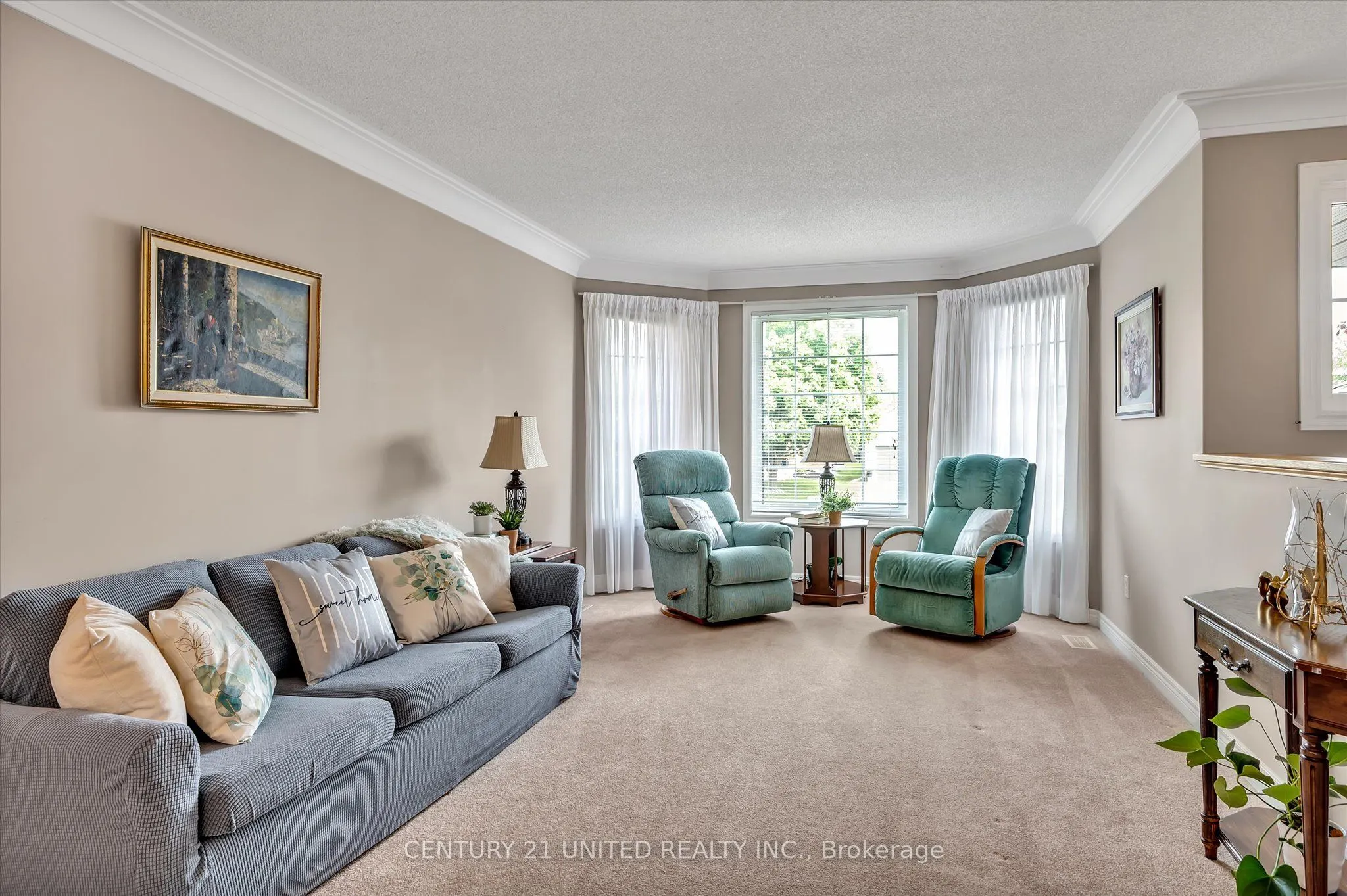 1329 White Crescent