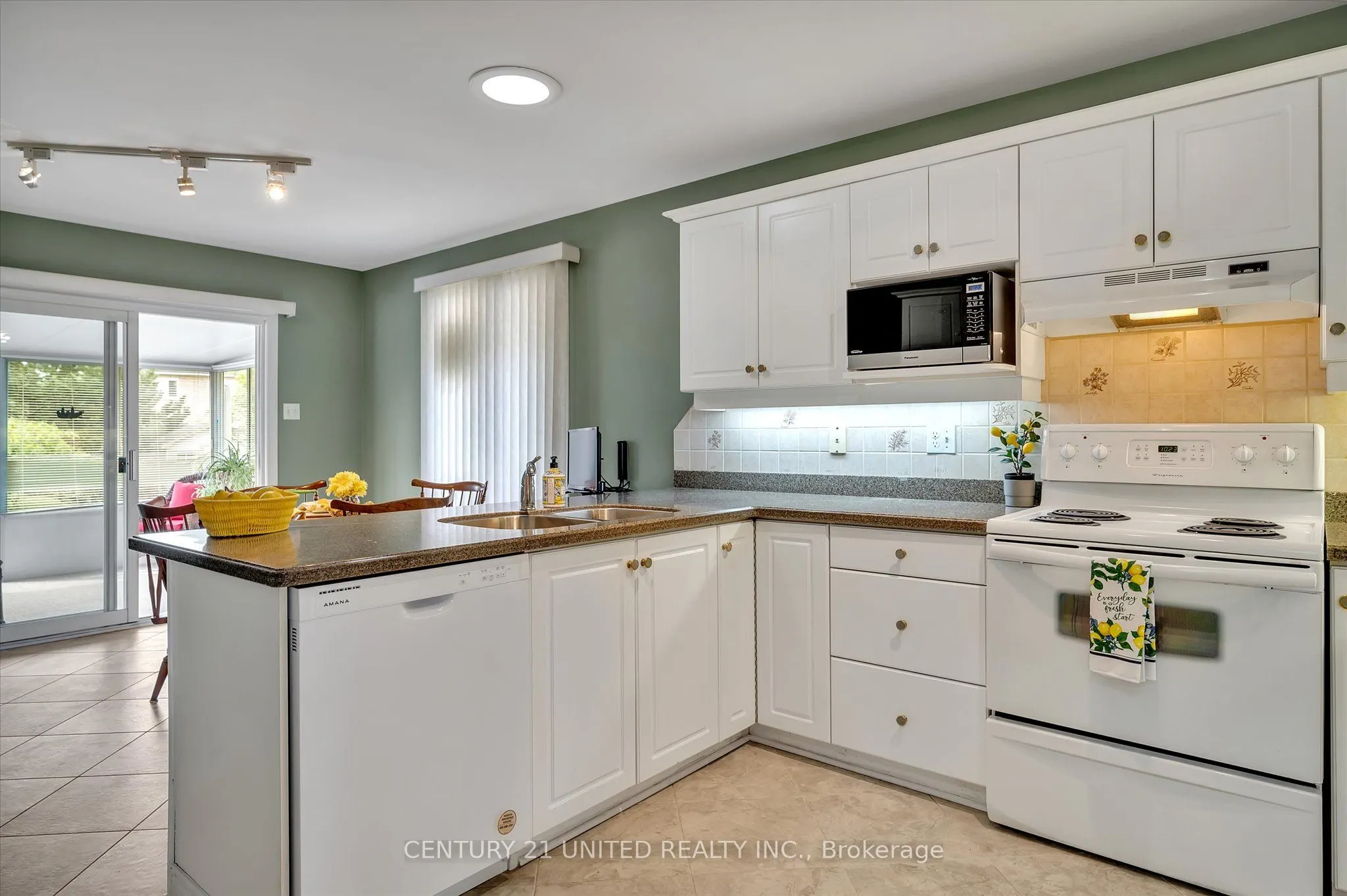 1329 White Crescent