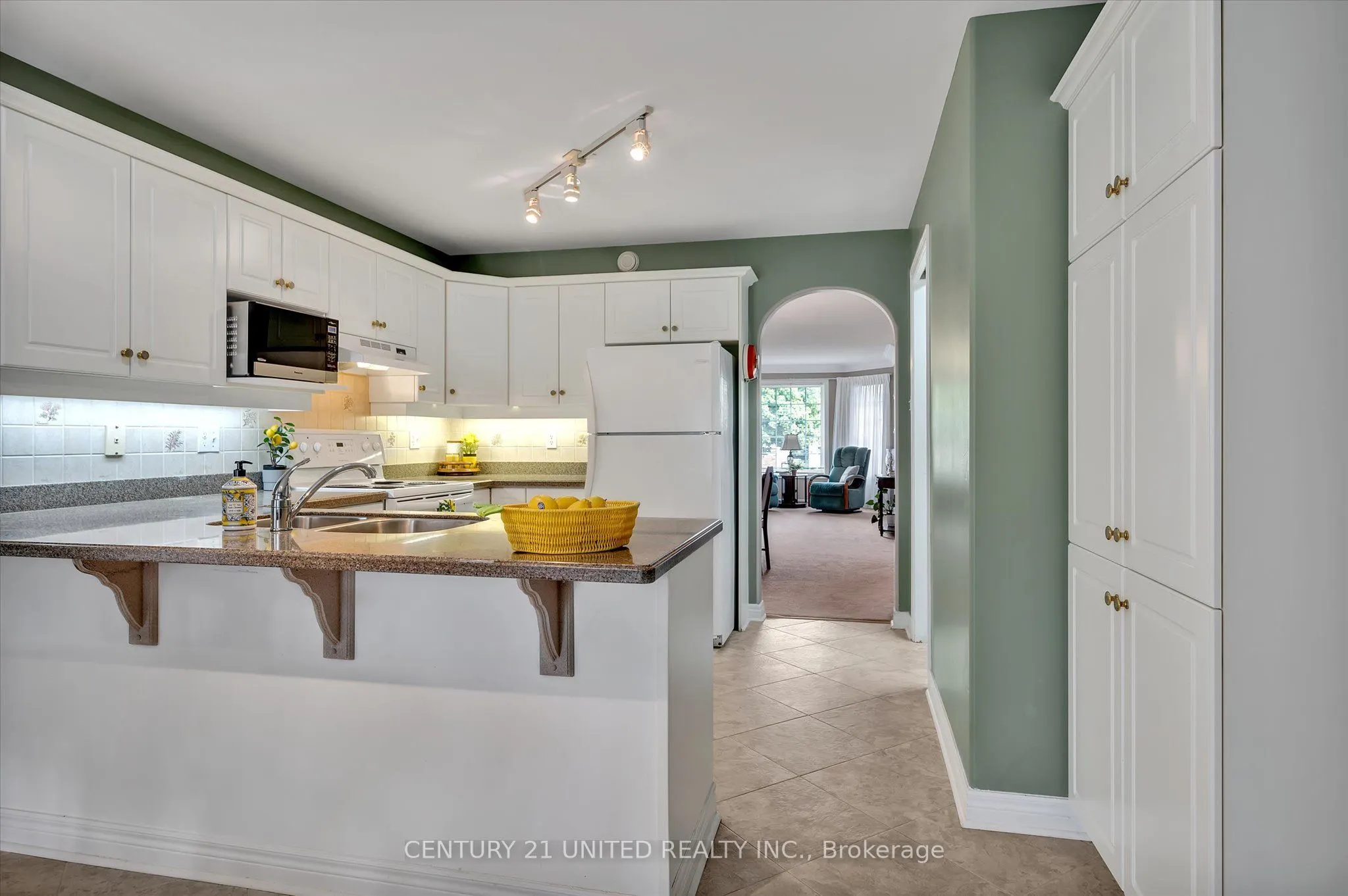 1329 White Crescent