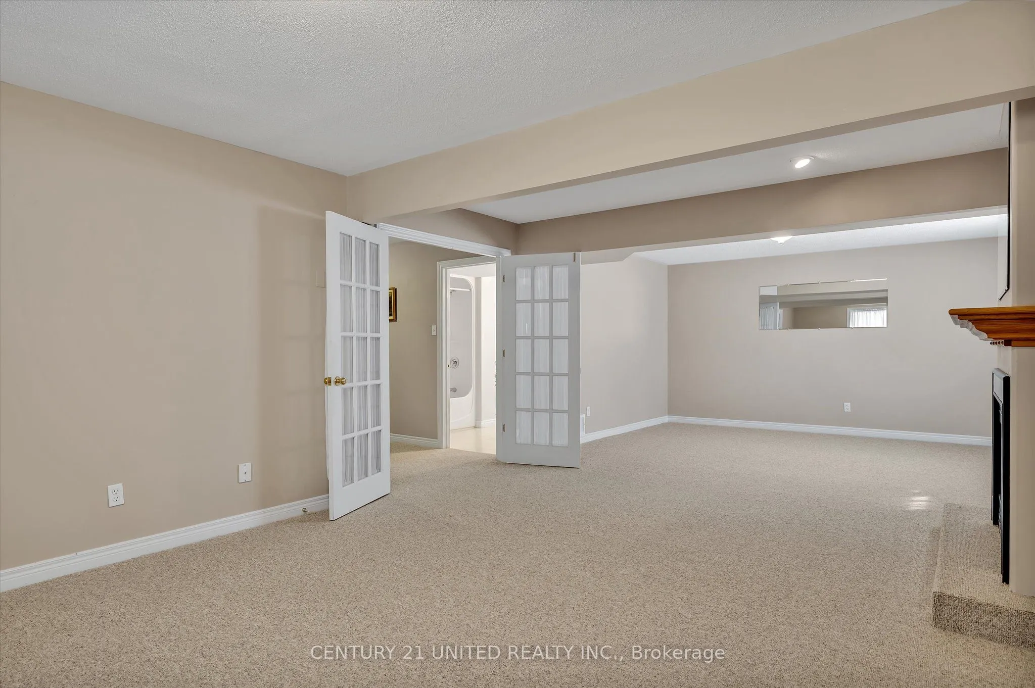 1329 White Crescent