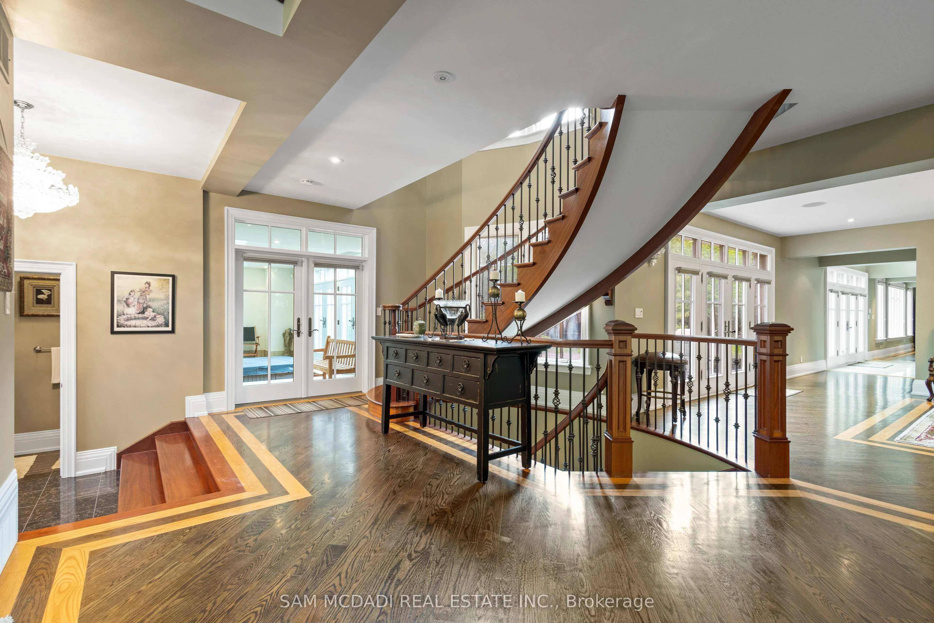 839 Lakeshore Road