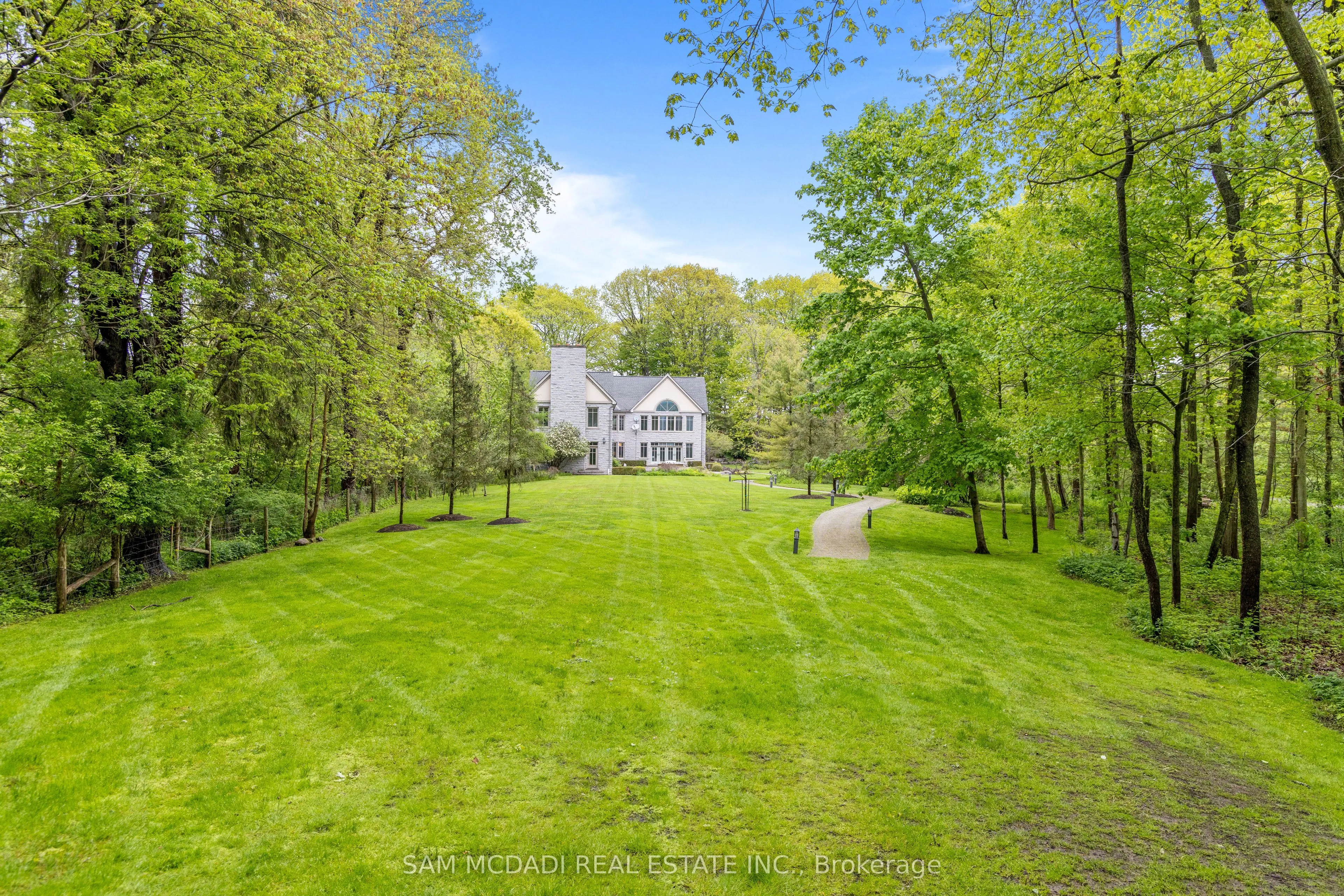 839 Lakeshore Road