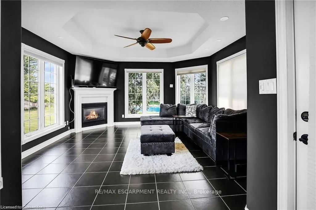 975 Foss Road