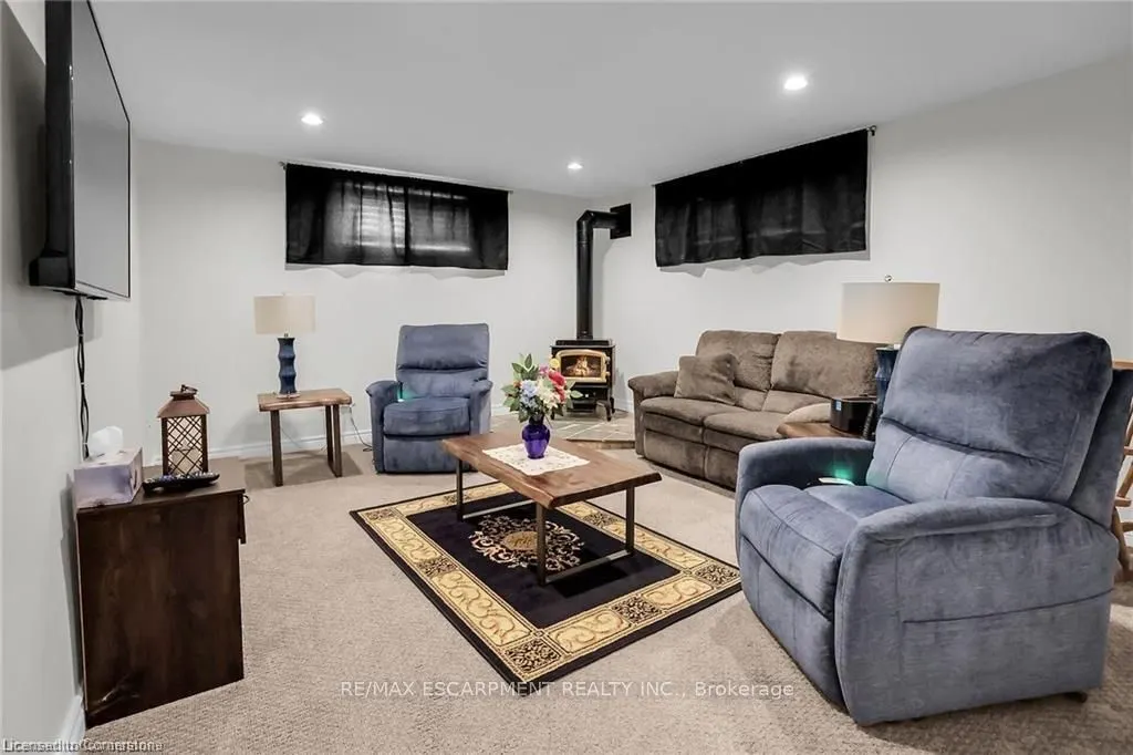 975 Foss Road