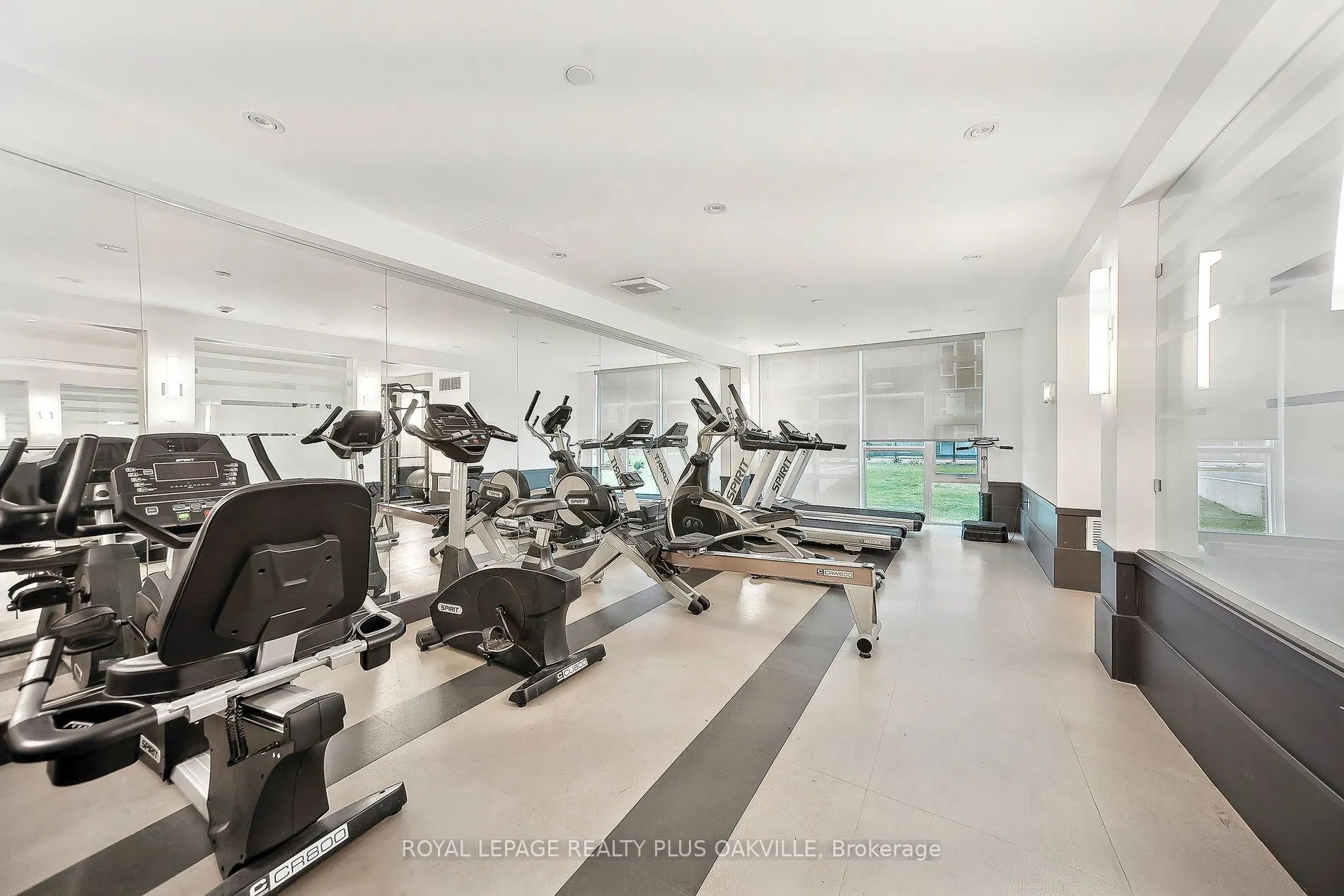 10 Concord Place #412
