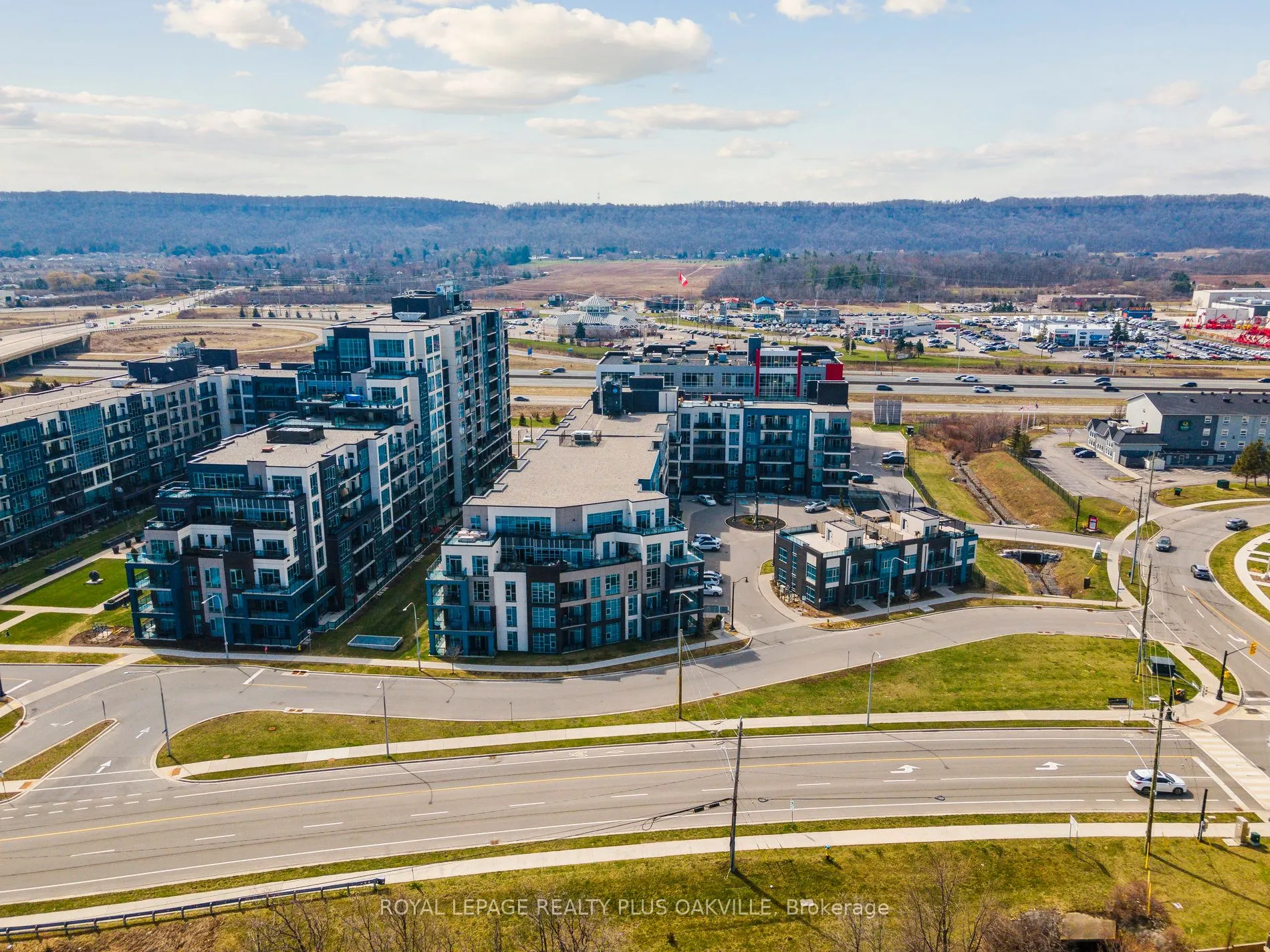 10 Concord Place #412