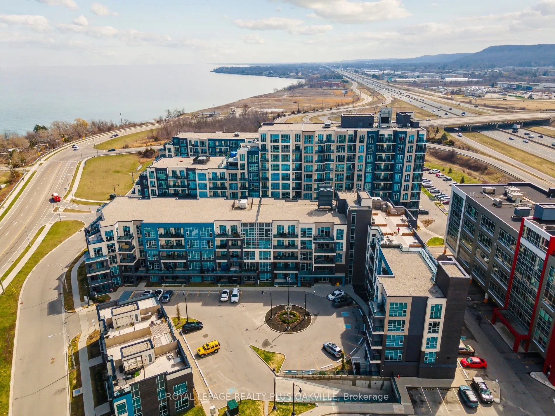 10 Concord Place #412