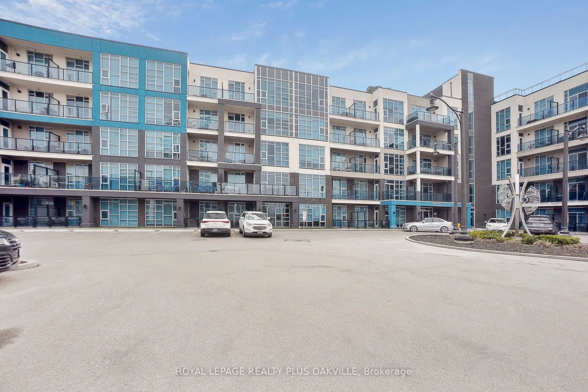 10 Concord Place #412