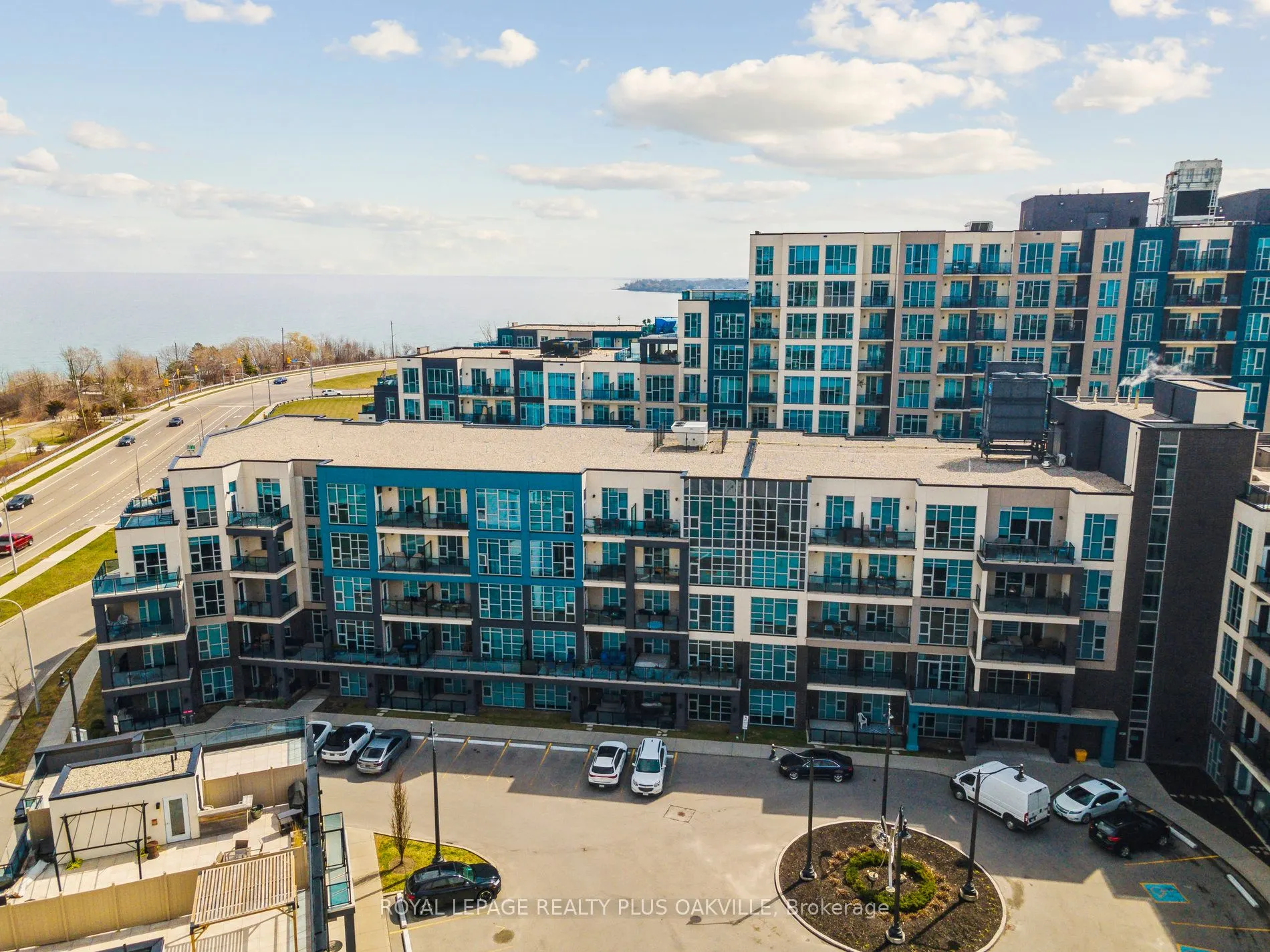 10 Concord Place #412