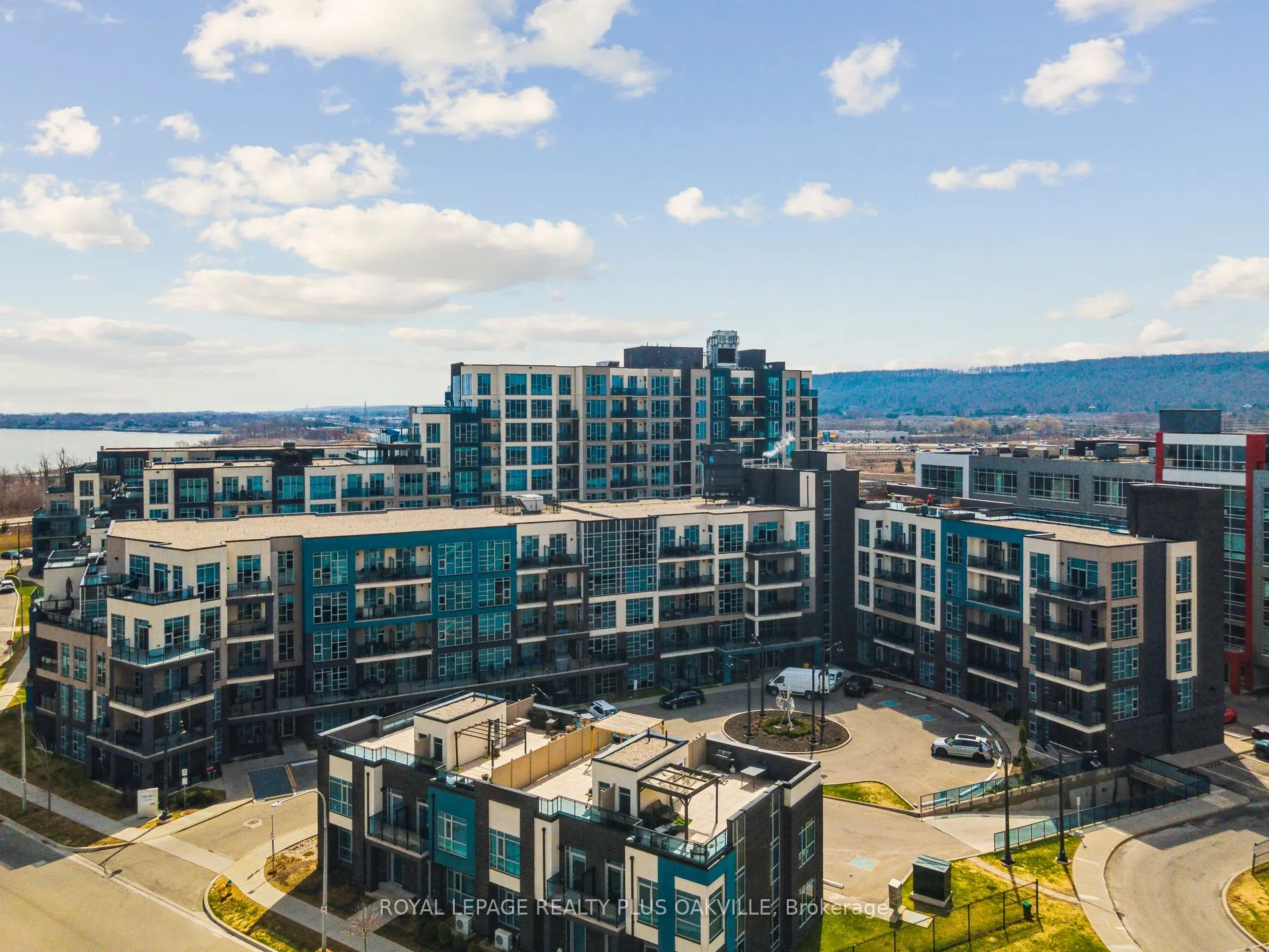 10 Concord Place #412