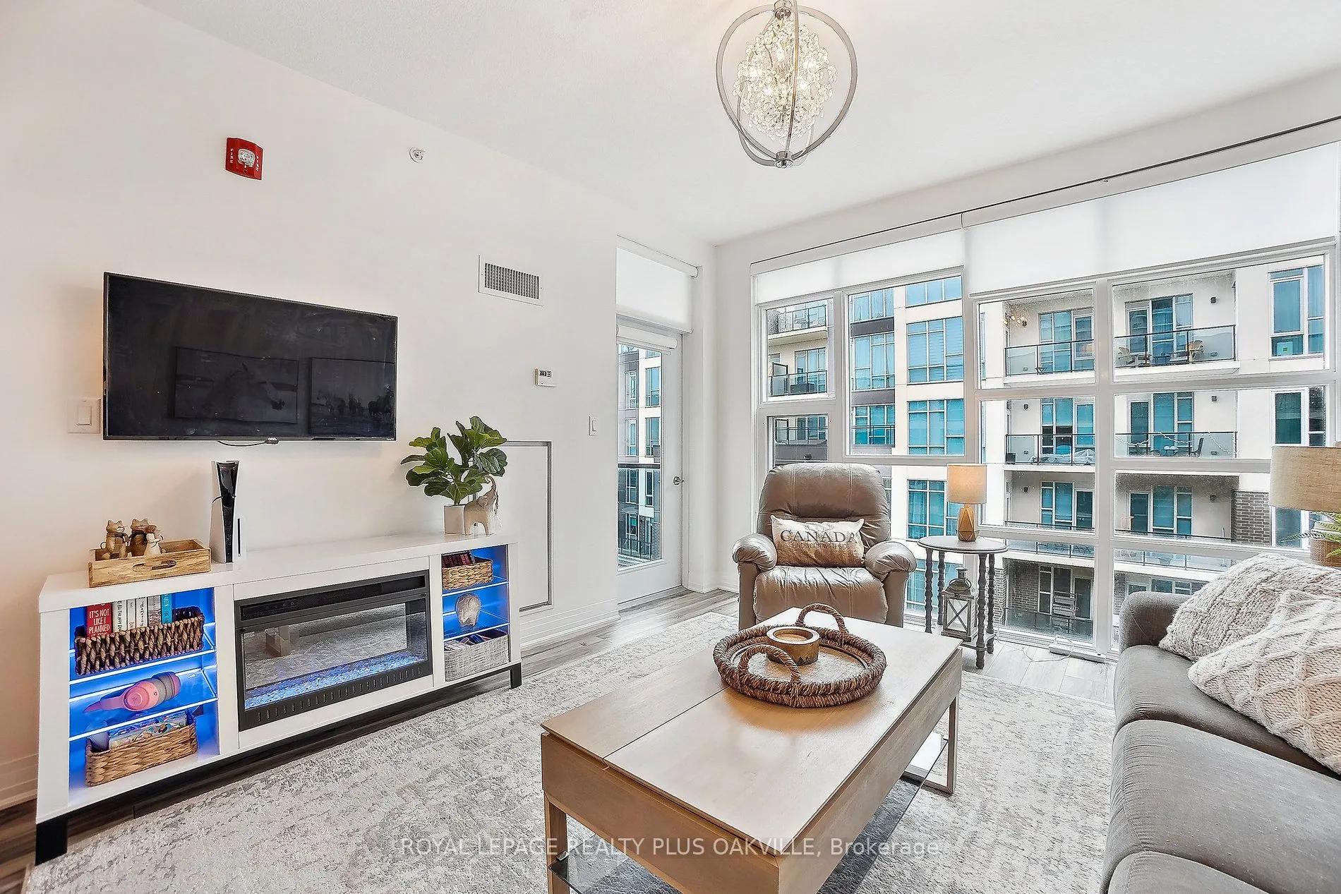 10 Concord Place #412