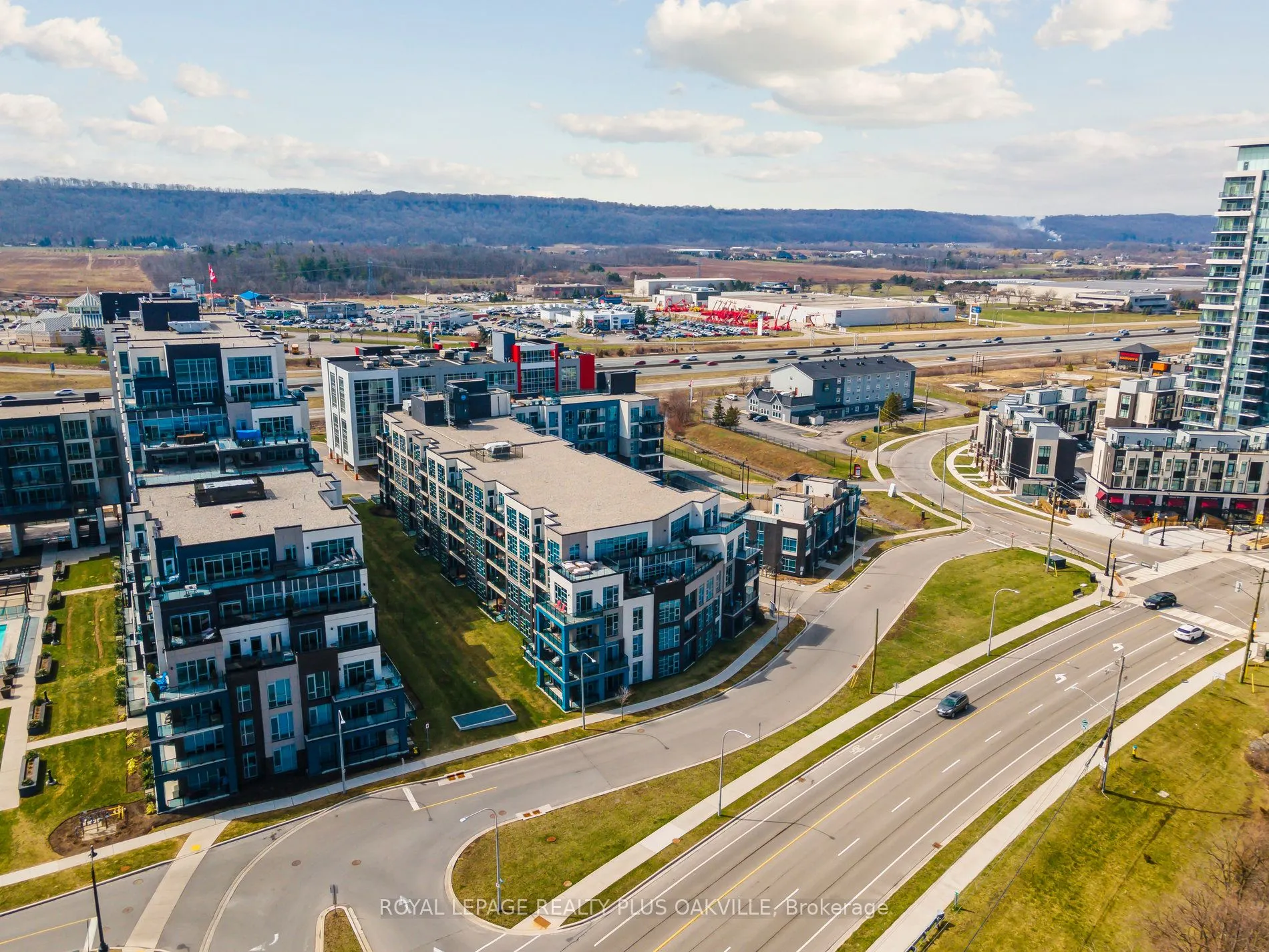 10 Concord Place #412